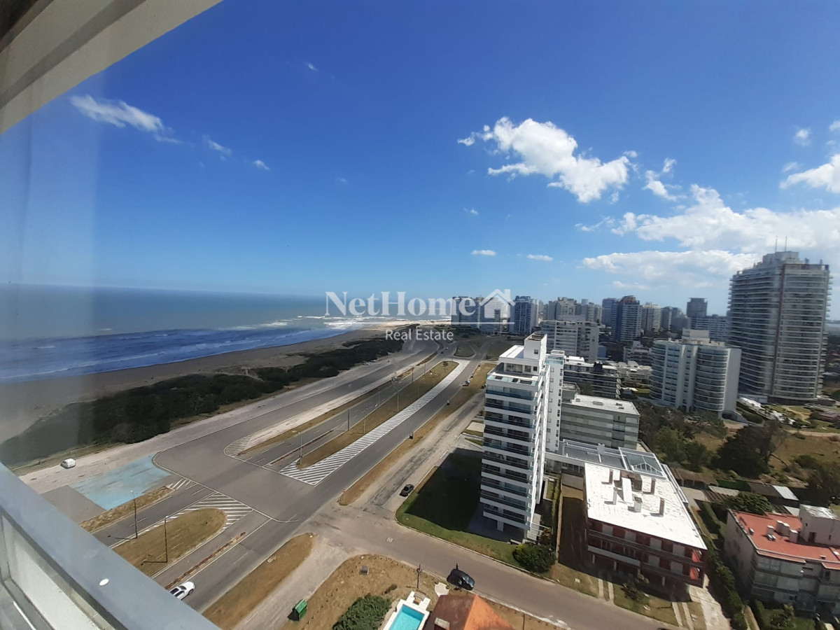 Apartamento ID.106 - Playa Brava Apartamento 3 Dormitorios en Primera Línea