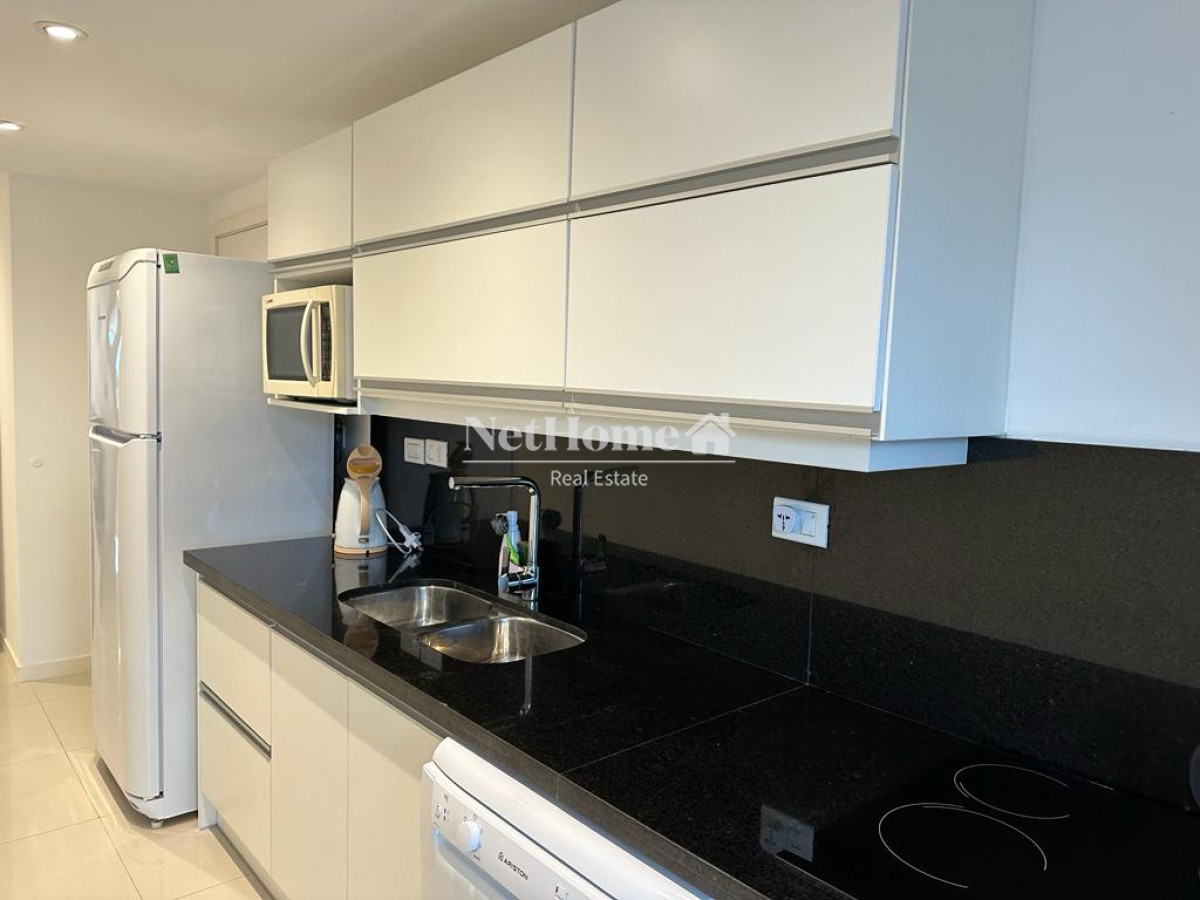 Apartamento ID.84 - Playa Mansa Apartamento 2 Dormitorios Frente al Mar 