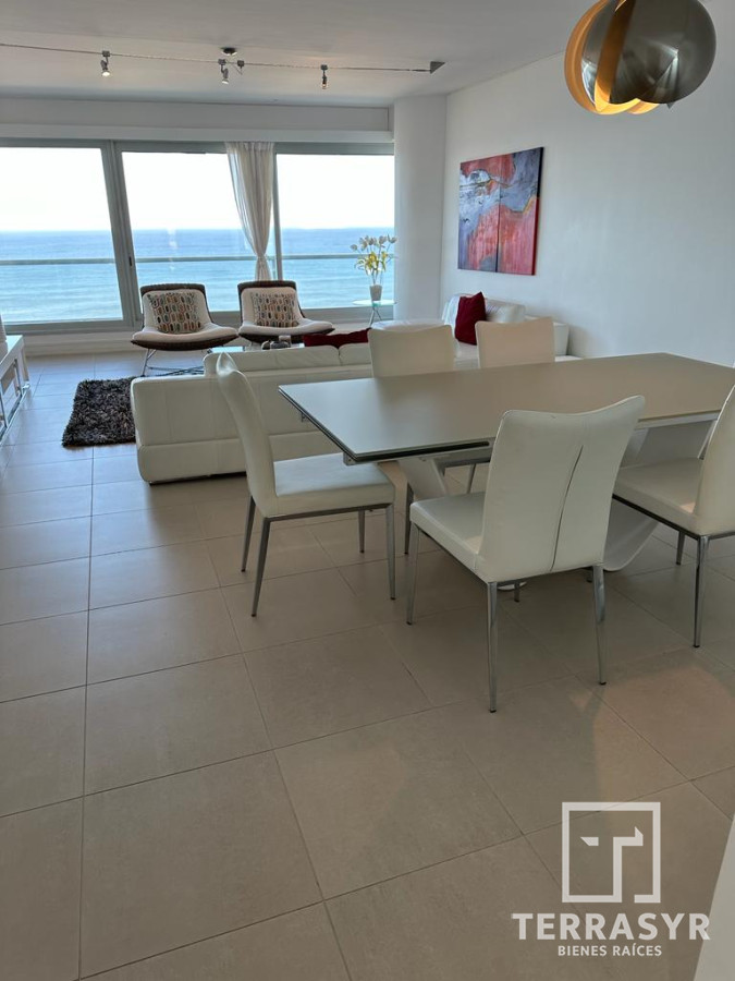 Apartamento ID.18 - Apartamento de 2 dormitorios en edificio de categoria