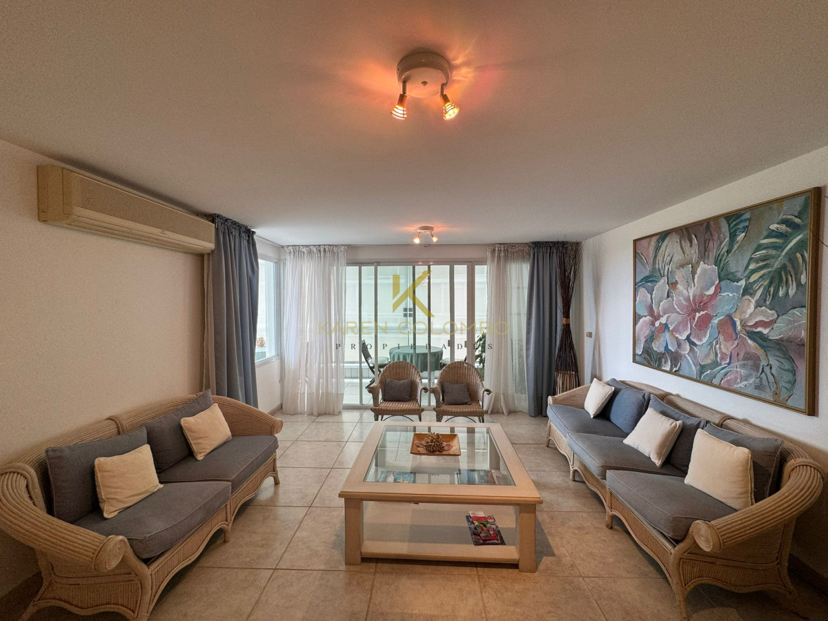 Apartamento ID.21094821 - Brava, 3 dormitorios y dependencia
