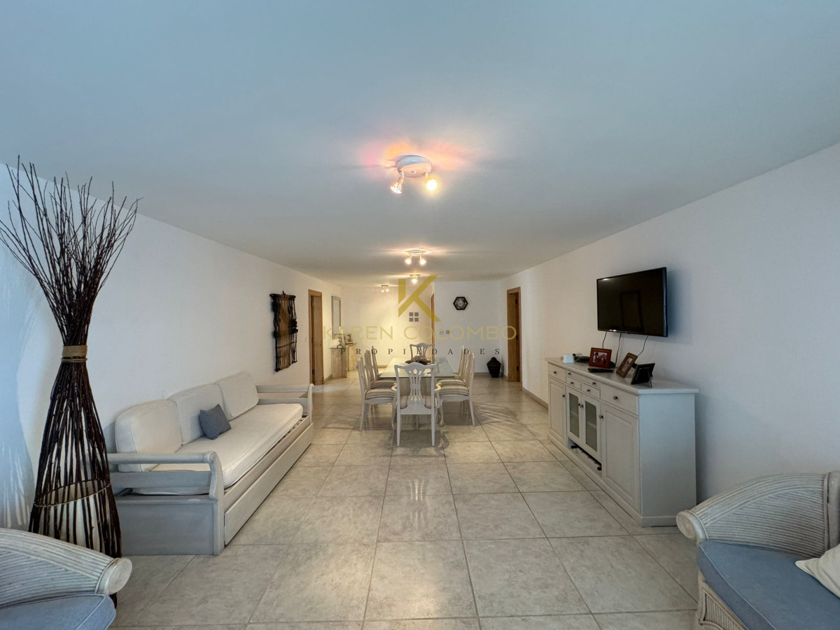 Apartamento ID.21094821 - Brava, 3 dormitorios y dependencia