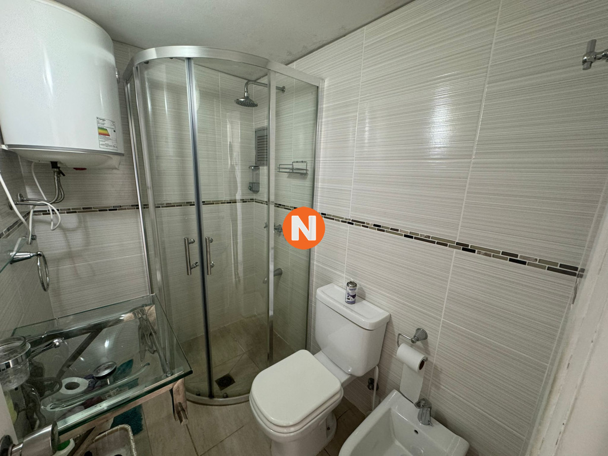 Apartamento Ref.224002 - Apartamento en Venta de 1 Dormitorio en Punta del este , Edificio Liguria , Vista al puerto 