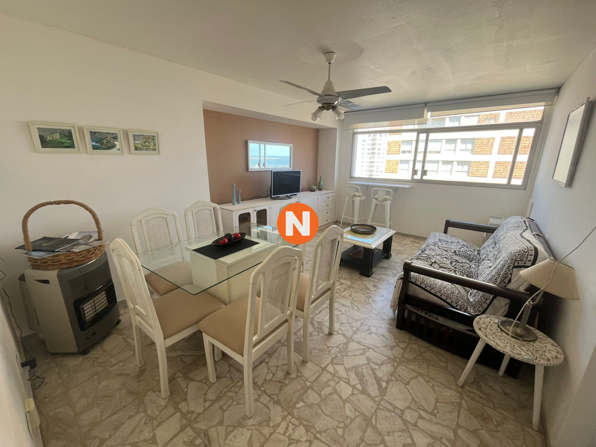 Apartamento Ref.224002 - Apartamento en Venta de 1 Dormitorio en Punta del este , Edificio Liguria , Vista al puerto 