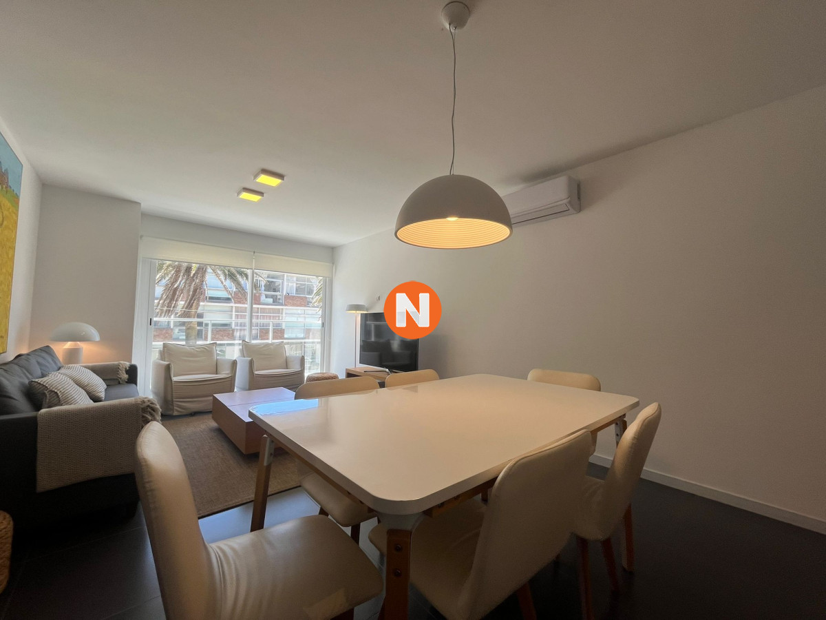 Apartamento Ref.225063 - Apartamento en Venta de 2 dormitorios en Punta del este , Península , Gorlero 