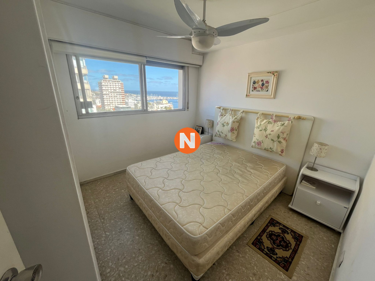 Apartamento Ref.224002 - Apartamento en Venta de 1 Dormitorio en Punta del este , Edificio Liguria , Vista al puerto 