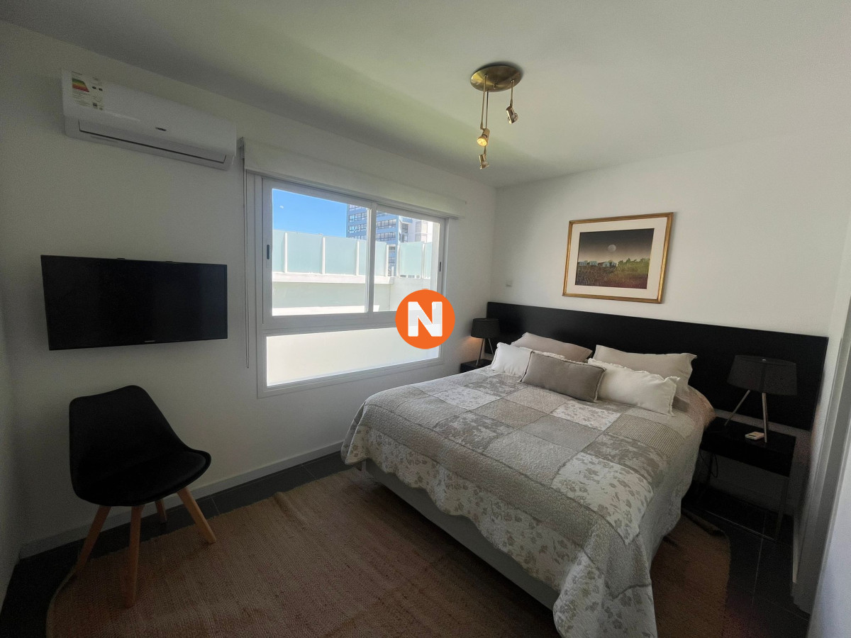 Apartamento Ref.225063 - Apartamento en Venta de 2 dormitorios en Punta del este , Península , Gorlero 