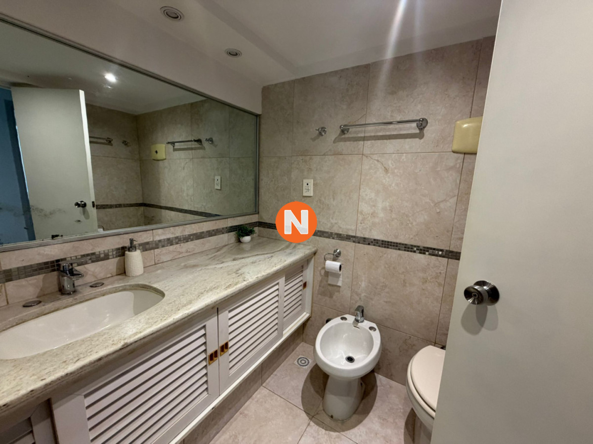 Apartamento Ref.225406 - Apartamento en Venta de 3 dormitorio en Punta del este . Playa mansa , Parada 1 