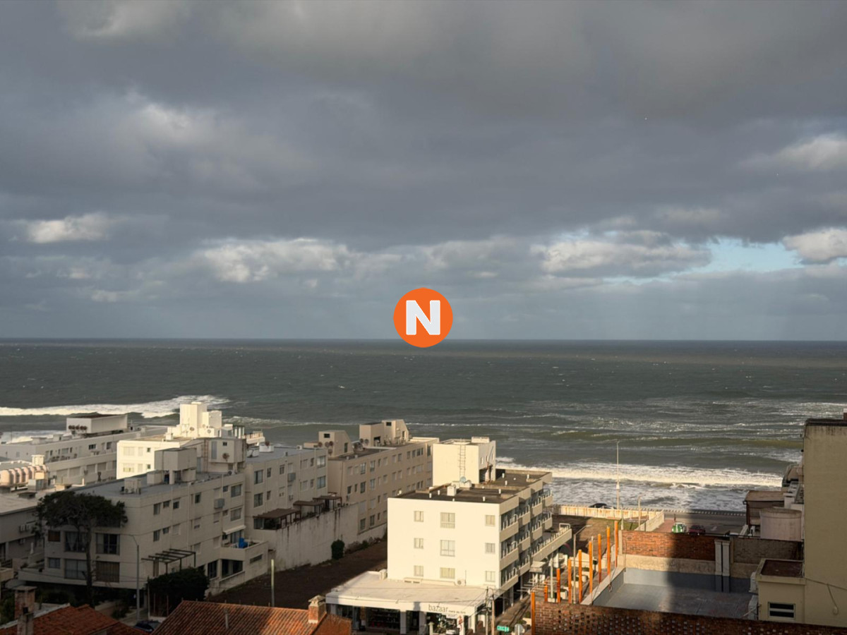 Apartamento Ref.225404 - Apartamento en Venta de 2 dormitorios y medio en Punta del este , Gorlero , Península 