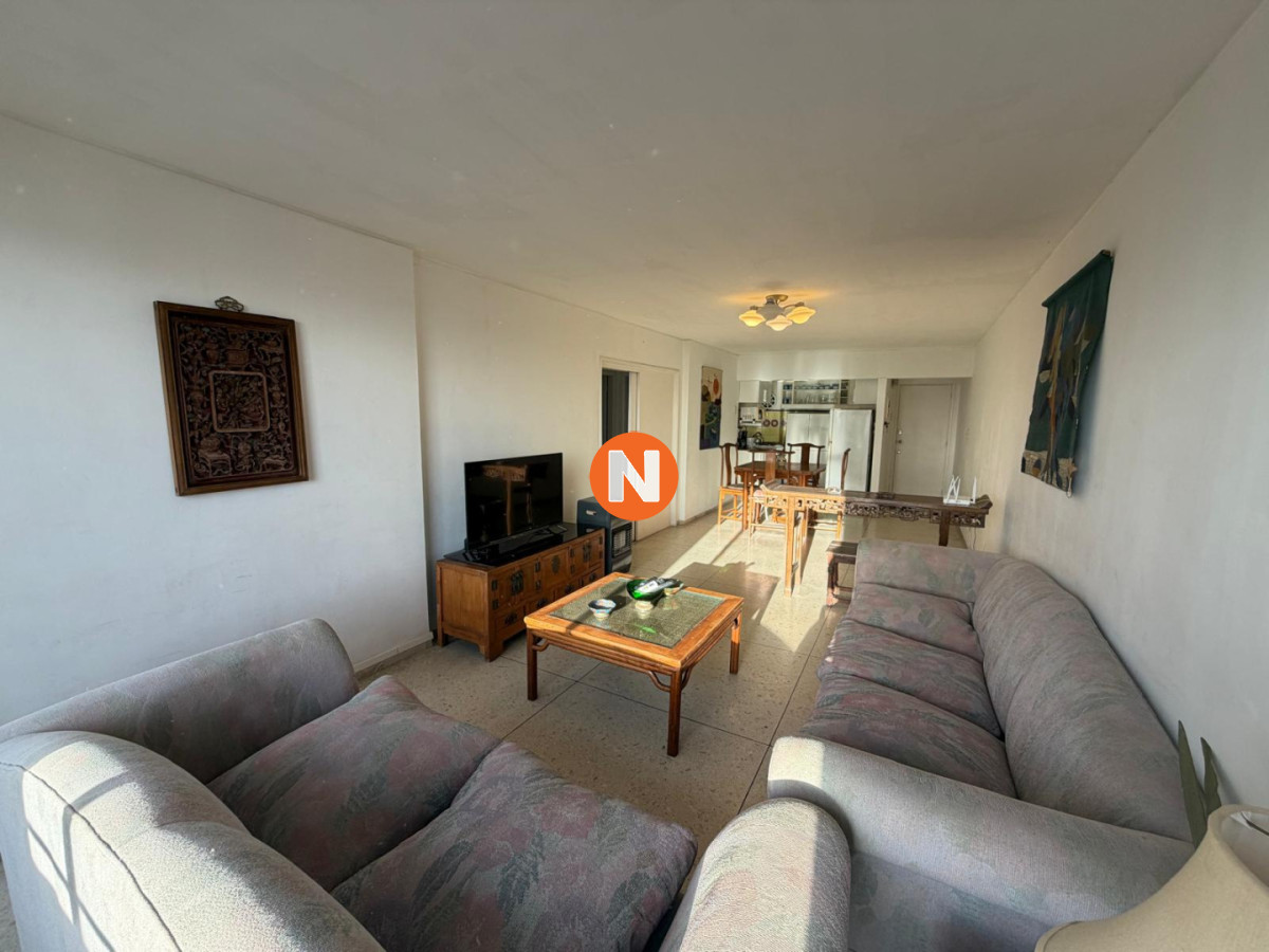 Apartamento Ref.225404 - Apartamento en Venta de 2 dormitorios y medio en Punta del este , Gorlero , Península 