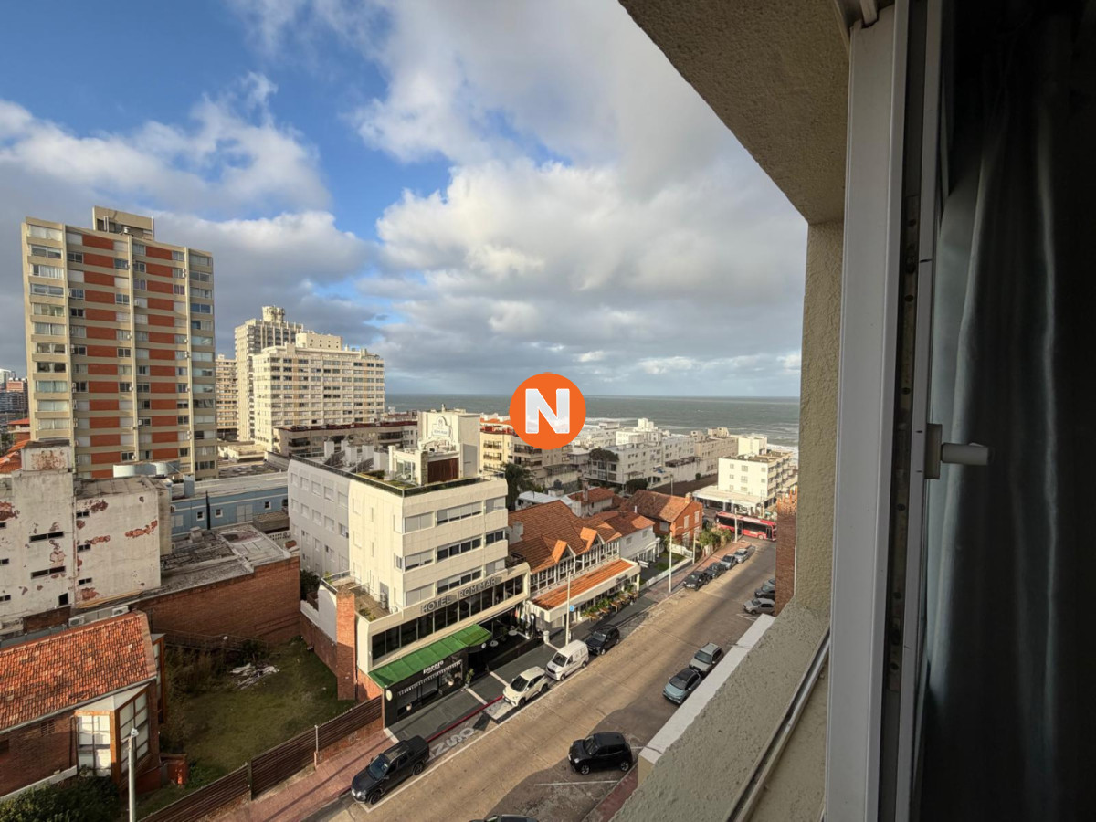 Apartamento Ref.225404 - Apartamento en Venta de 2 dormitorios y medio en Punta del este , Gorlero , Península 