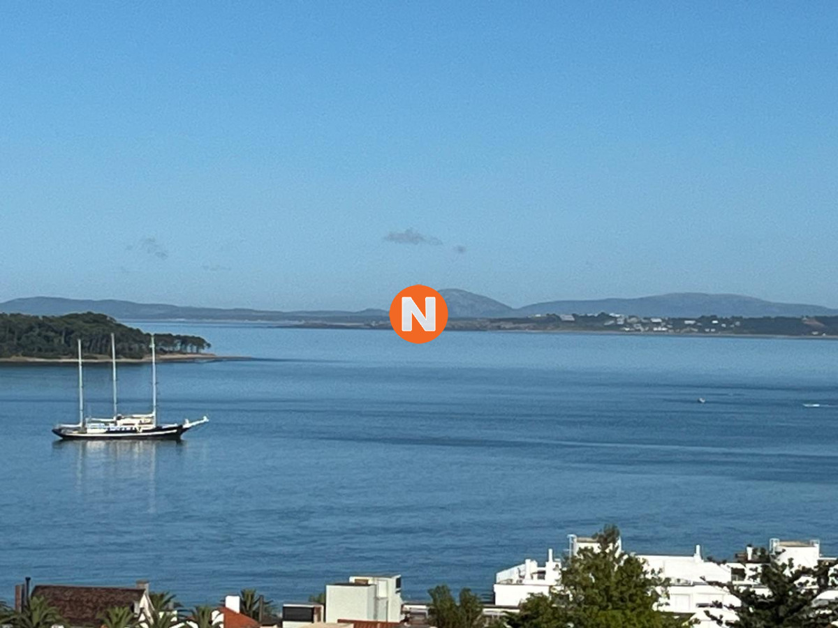 Apartamento Ref.225073 - Apartamento en Venta de 2 dormitorios en Gorlero , Vista al Mar , Punta del este , Península 