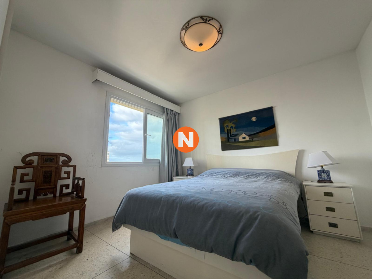Apartamento Ref.225404 - Apartamento en Venta de 2 dormitorios y medio en Punta del este , Gorlero , Península 