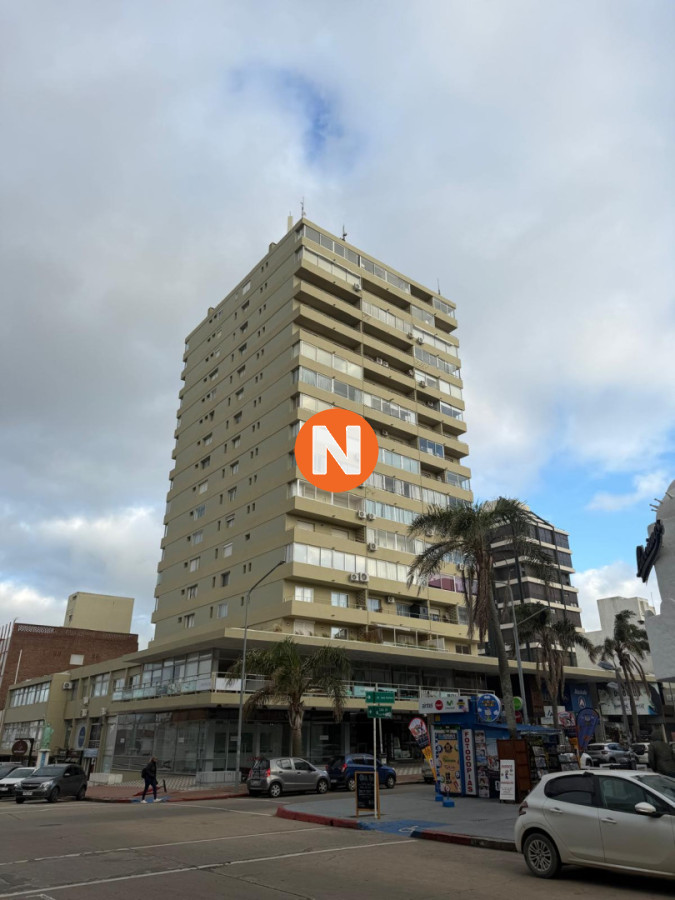 Apartamento Ref.225404 - Apartamento en Venta de 2 dormitorios y medio en Punta del este , Gorlero , Península 