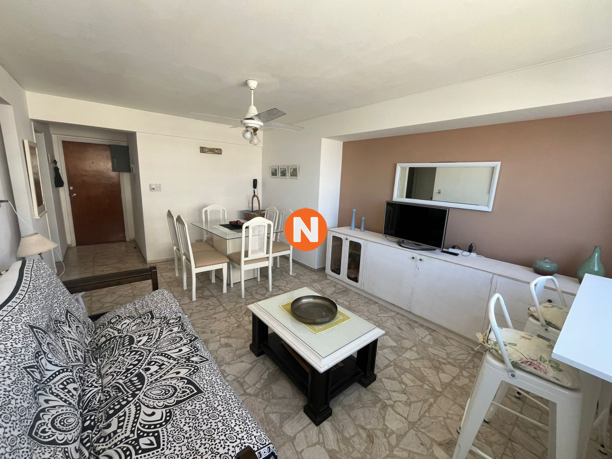 Apartamento Ref.224002 - Apartamento en Venta de 1 Dormitorio en Punta del este , Edificio Liguria , Vista al puerto 