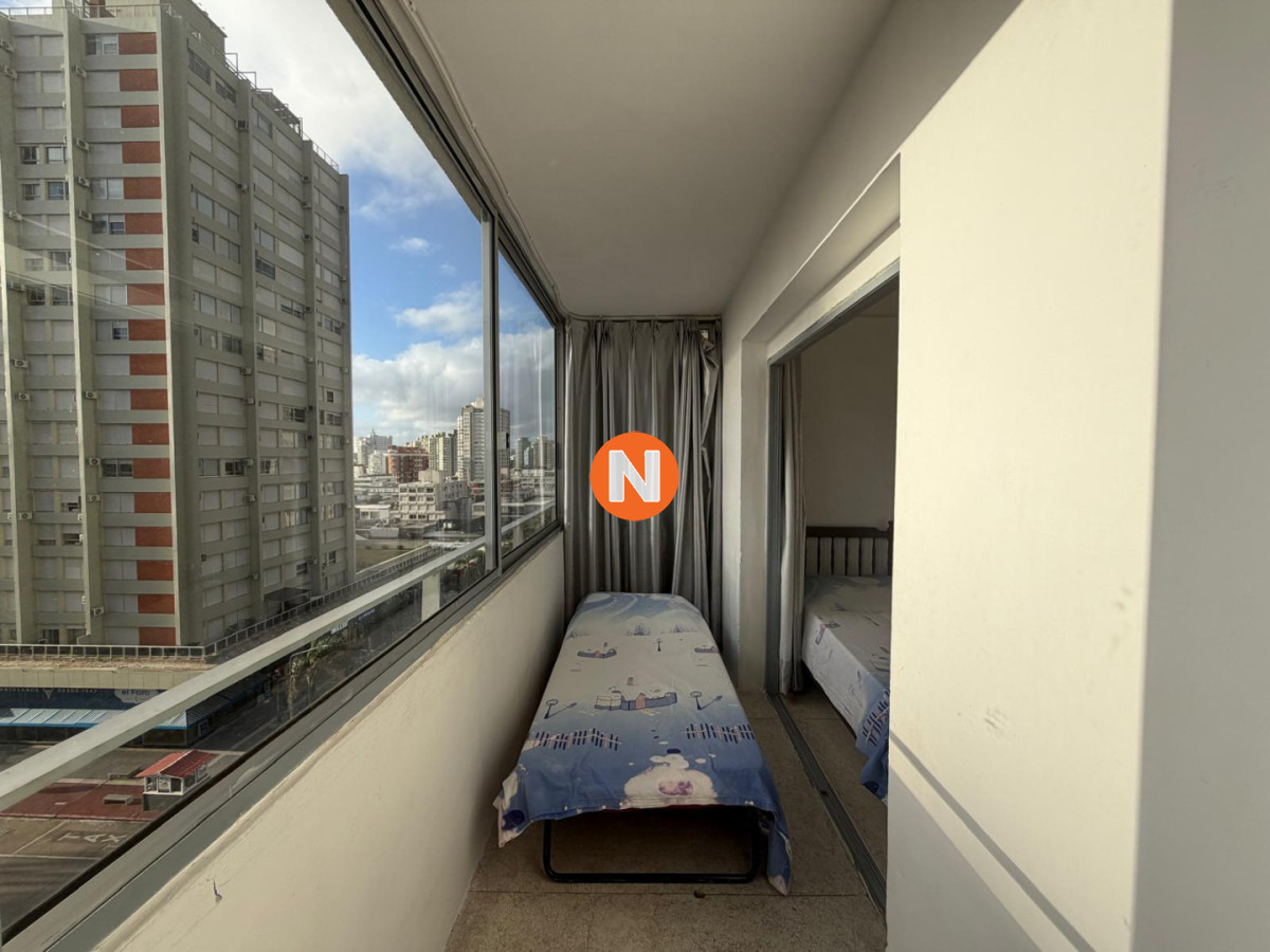 Apartamento Ref.225404 - Apartamento en Venta de 2 dormitorios y medio en Punta del este , Gorlero , Península 