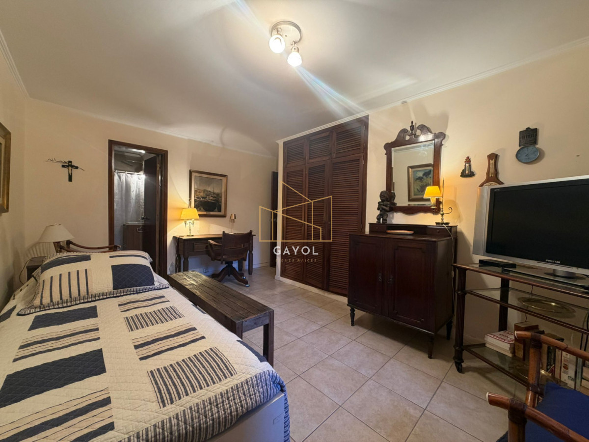 Apartamento ID.1305 - Apartamento en Venta de 3 dormitorios  en el puerto de Punta del este 
