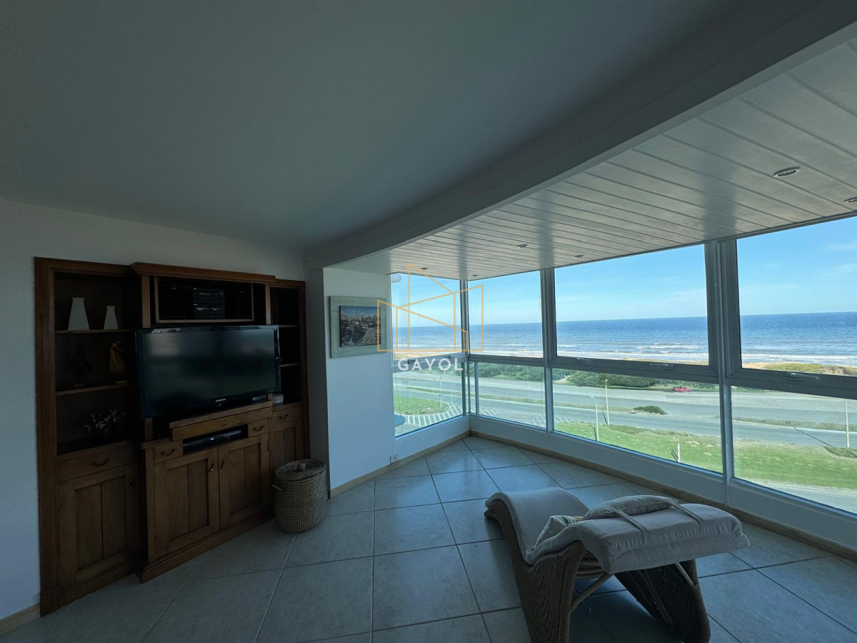 Apartamento ID.1072 - Apartamento en Venta de 3 dormitorios en Punta del este , Playa Brava , Torre Nueva York , Vista al mar 