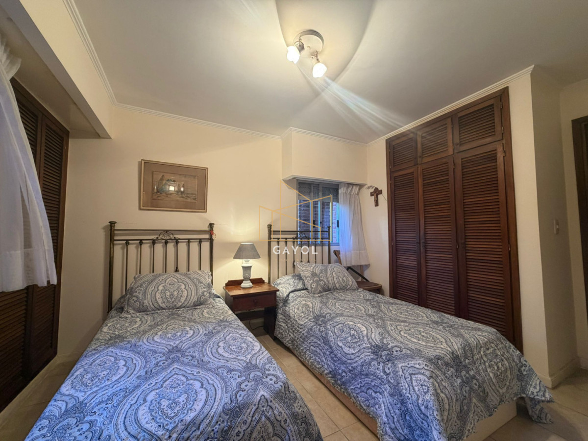 Apartamento ID.1305 - Apartamento en Venta de 3 dormitorios  en el puerto de Punta del este 
