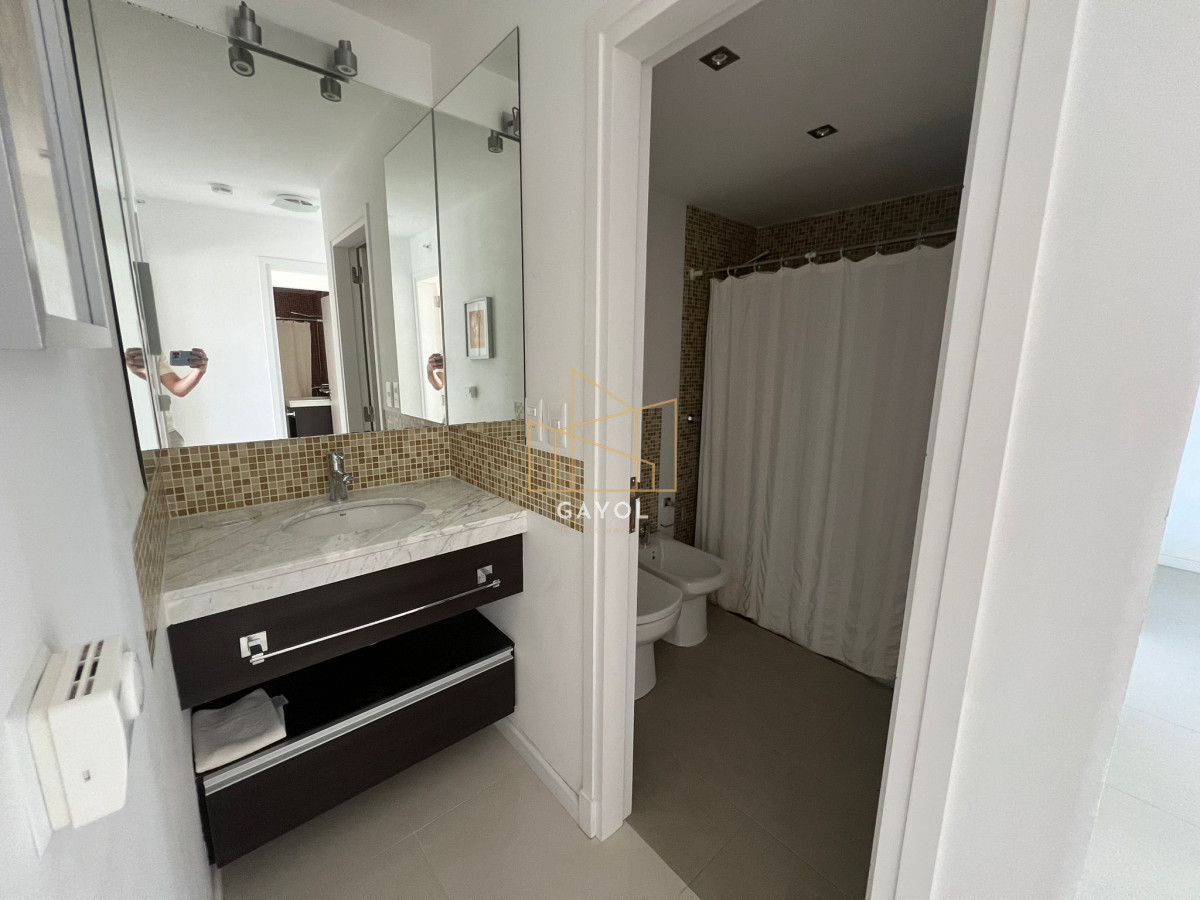 Apartamento ID.1254 - Apartamento en venta de 2 dormitorios en Playa brava , Punta del este 