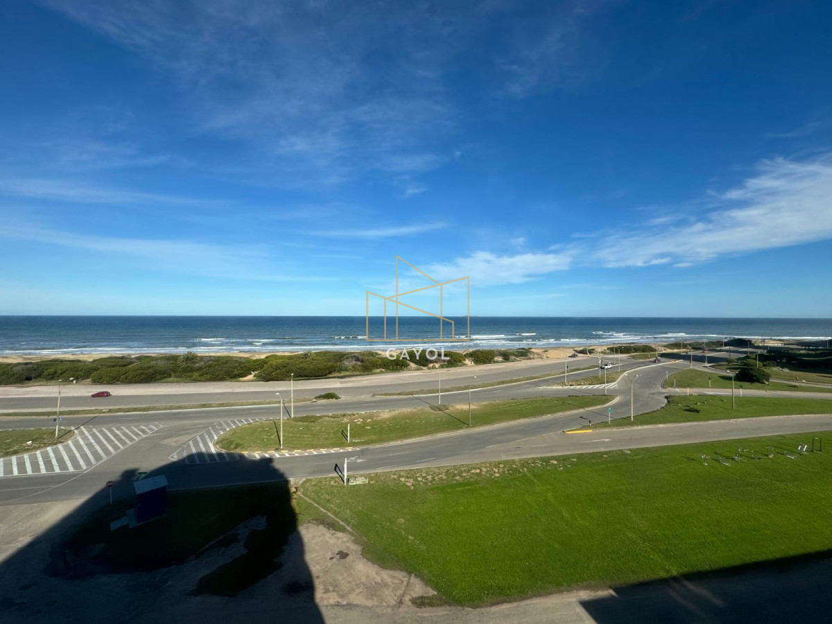 Apartamento ID.1072 - Apartamento en Venta de 3 dormitorios en Punta del este , Playa Brava , Torre Nueva York , Vista al mar 