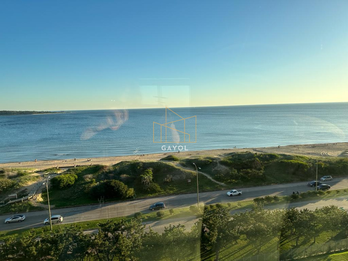 Apartamento ID.484 - Mansa frente al mar parada 18 calidad premium
