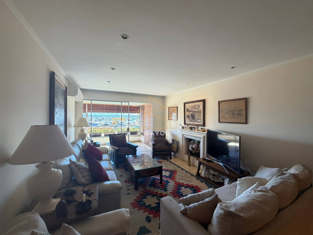 Apartamento ID.1305 - Apartamento en Venta de 3 dormitorios  en el puerto de Punta del este 