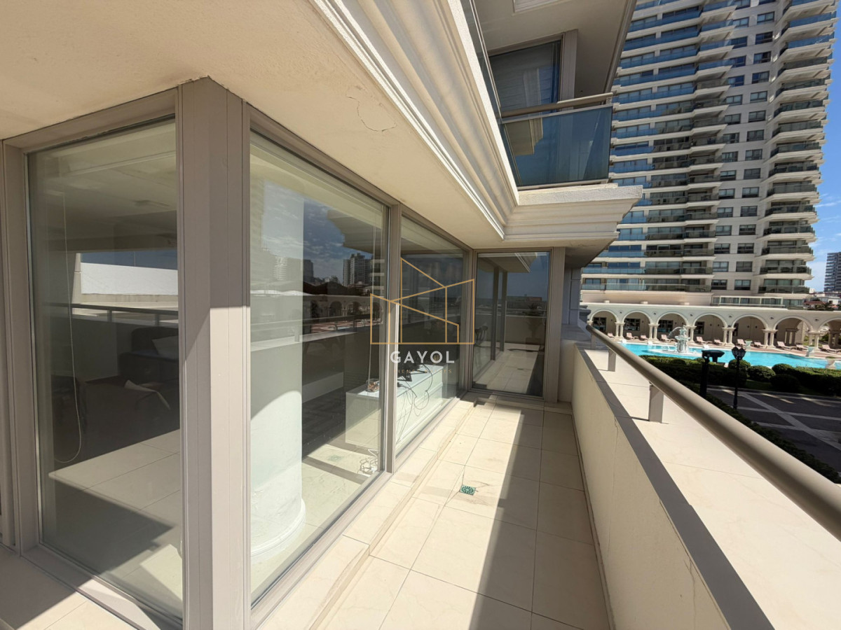 Apartamento ID.1310 - Apartamento en venta de 4 dormitorios en Punta del este , Imperiale 