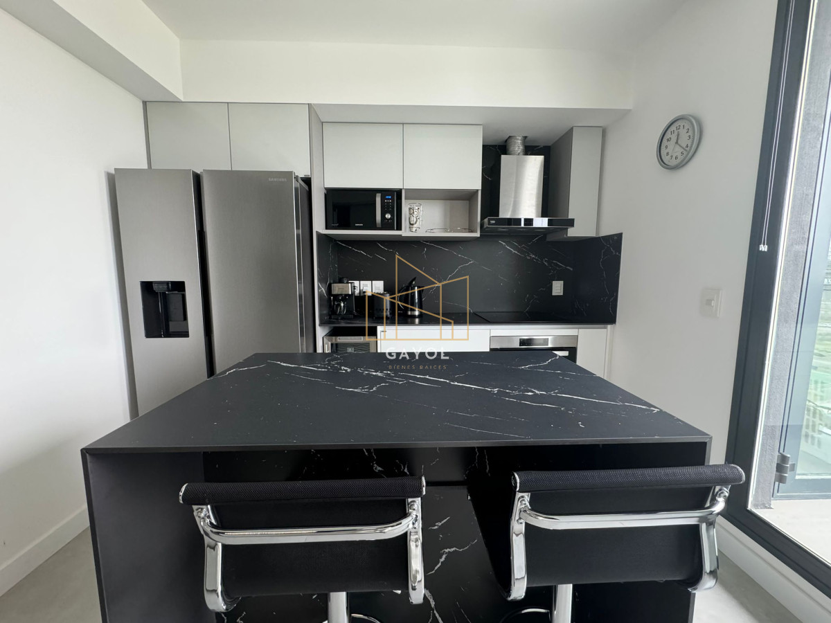 Apartamento ID.484 - Mansa frente al mar parada 18 calidad premium