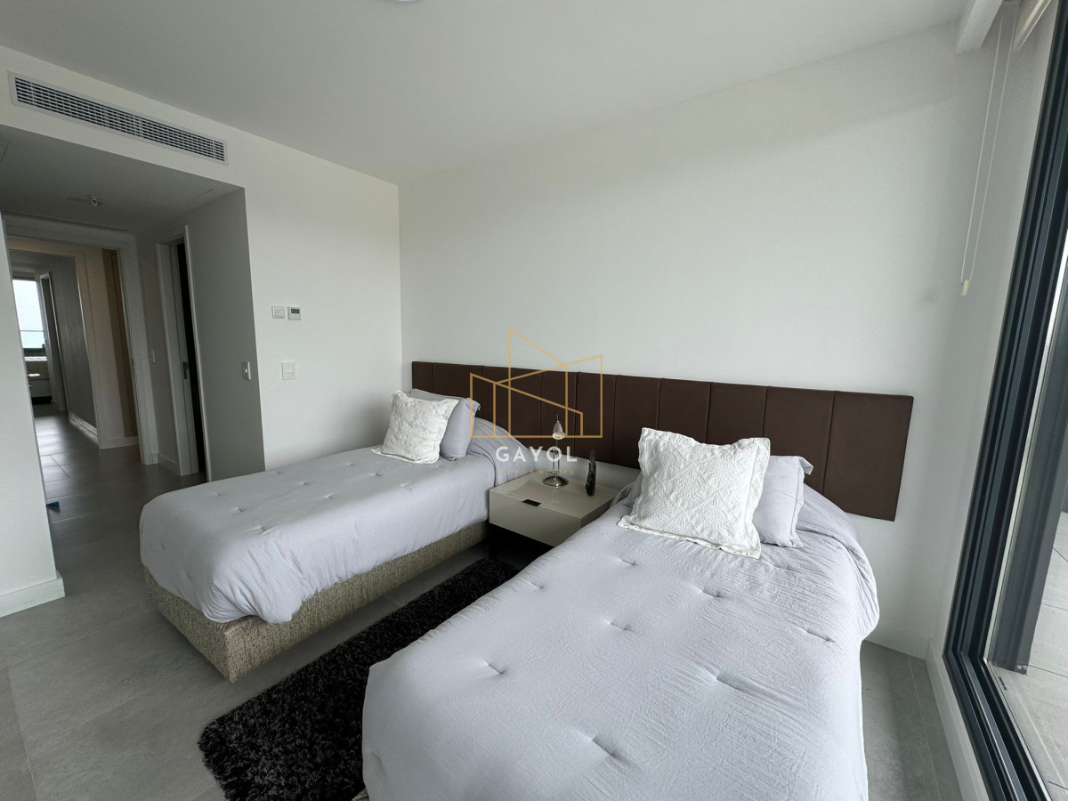 Apartamento ID.484 - Mansa frente al mar parada 18 calidad premium