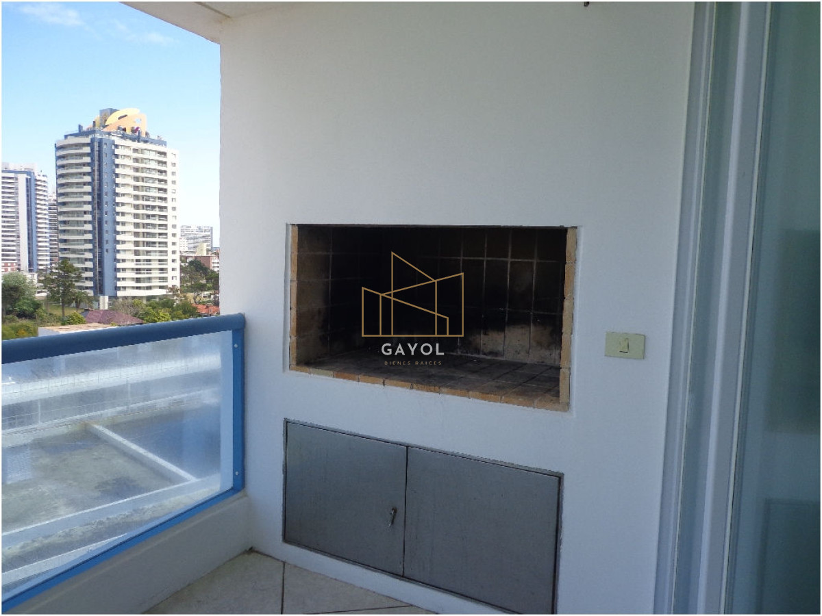 Apartamento ID.1072 - Apartamento en Venta de 3 dormitorios en Punta del este , Playa Brava , Torre Nueva York , Vista al mar 