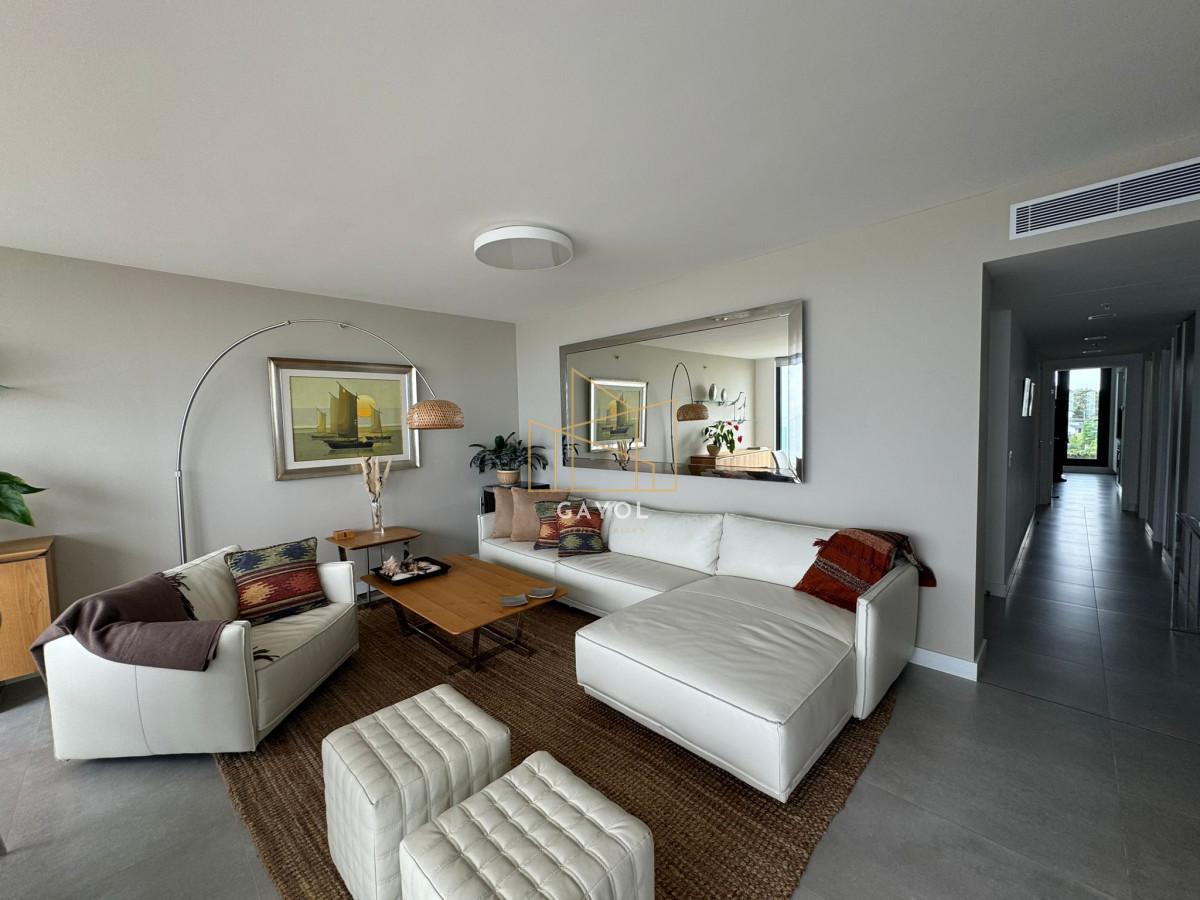 Apartamento ID.484 - Mansa frente al mar parada 18 calidad premium
