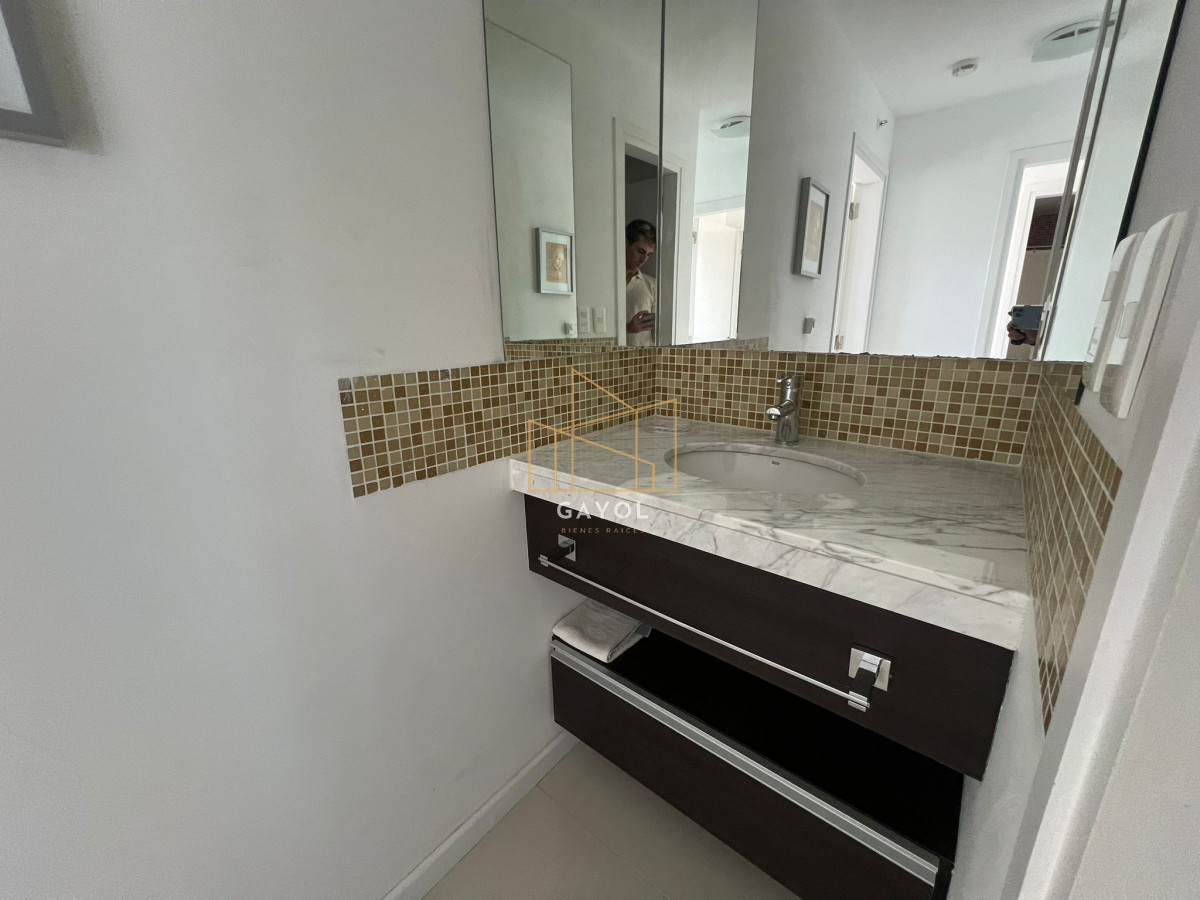 Apartamento ID.1254 - Apartamento en venta de 2 dormitorios en Playa brava , Punta del este 