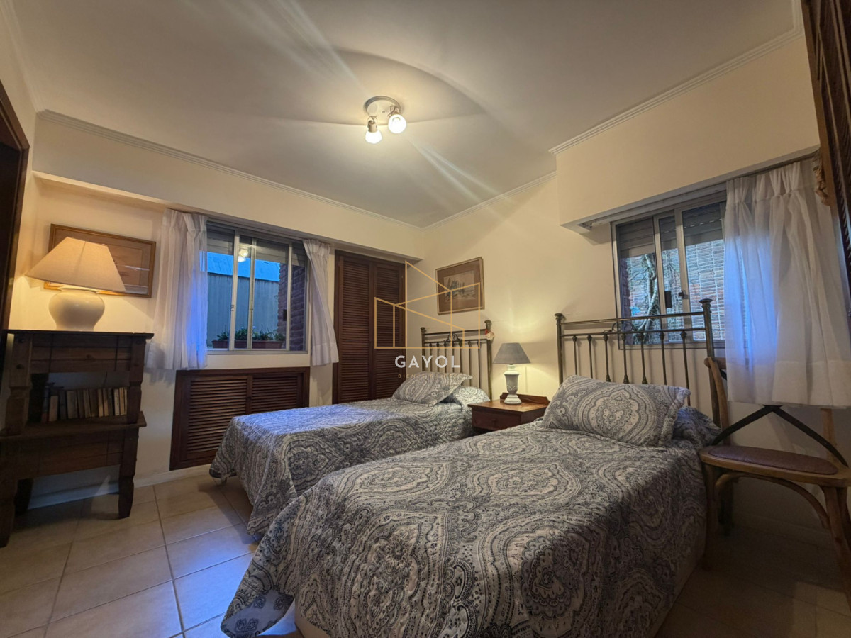 Apartamento ID.1305 - Apartamento en Venta de 3 dormitorios  en el puerto de Punta del este 