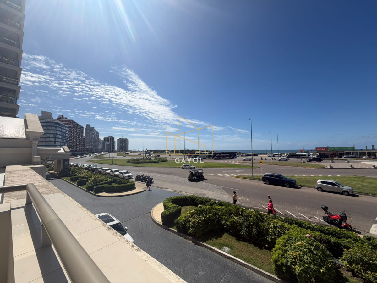 Apartamento ID.1310 - Apartamento en venta de 4 dormitorios en Punta del este , Imperiale 