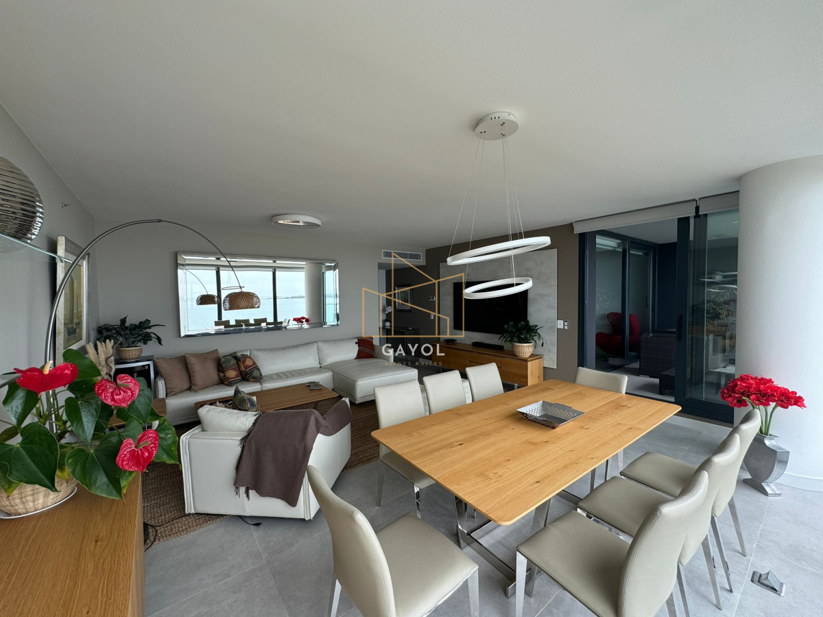 Apartamento ID.484 - Mansa frente al mar parada 18 calidad premium