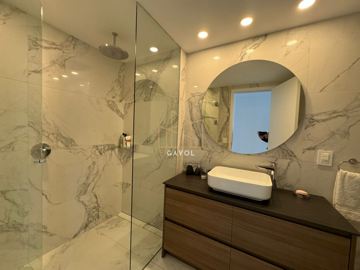 Apartamento ID.484 - Mansa frente al mar parada 18 calidad premium