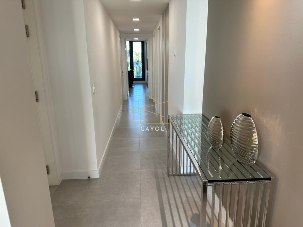 Apartamento ID.484 - Mansa frente al mar parada 18 calidad premium