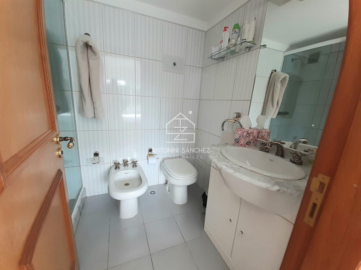Apartamento ID.1278 - Sobre rambla, categoría y comodidad.