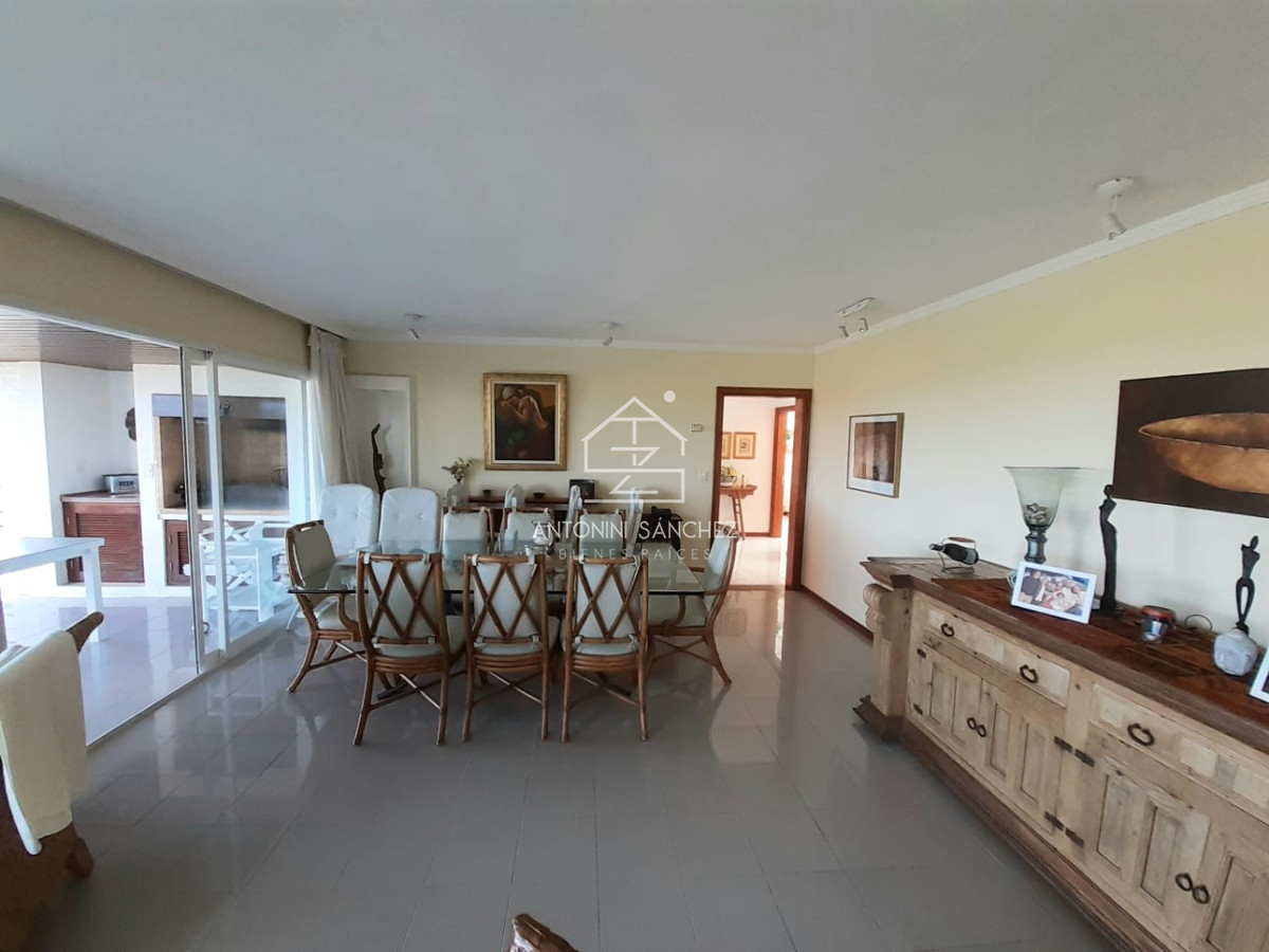 Apartamento ID.1278 - Sobre rambla, categoría y comodidad.