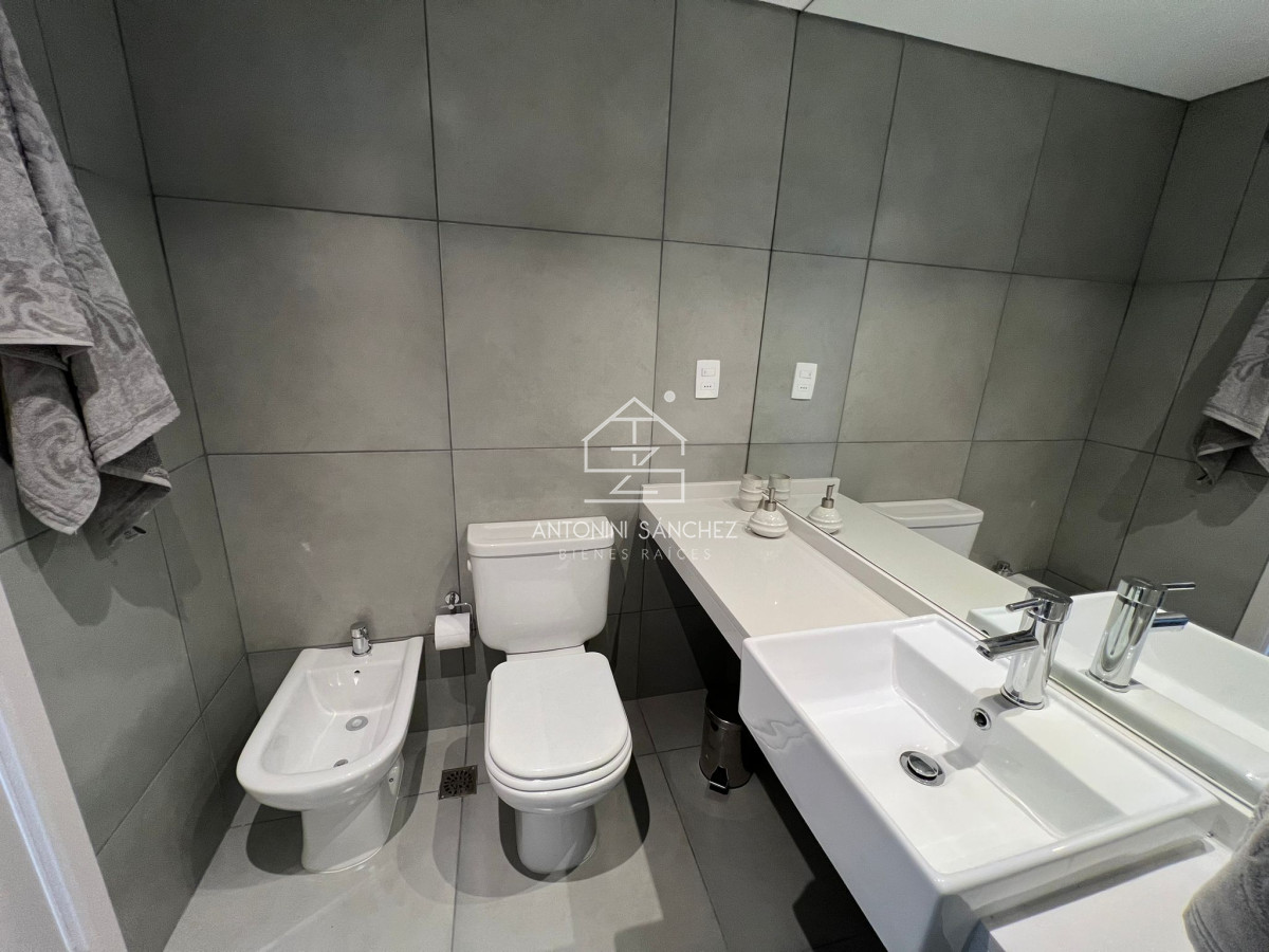 Apartamento ID.3105 - Apartamento en Venta de 2 dormitorios en Punta del este , Playa Brava , Siglo Sol 