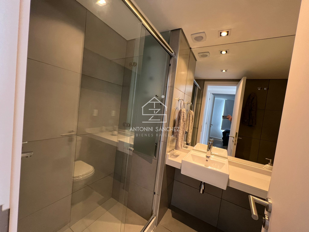 Apartamento ID.3105 - Apartamento en Venta de 2 dormitorios en Punta del este , Playa Brava , Siglo Sol 