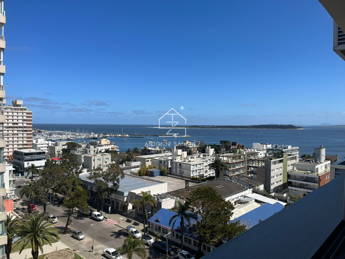 Apartamento ID.2049 - Piso alto con vista al puerto