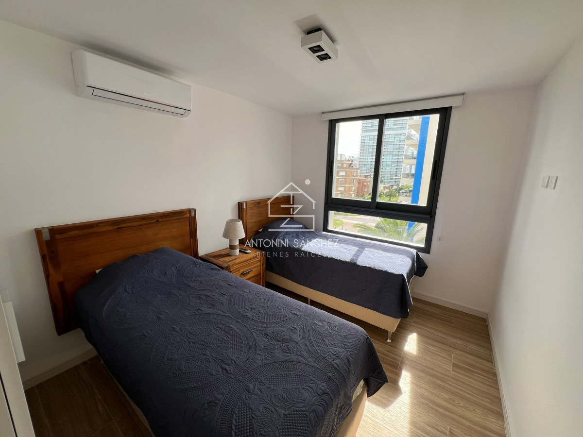 Apartamento ID.3105 - Apartamento en Venta de 2 dormitorios en Punta del este , Playa Brava , Siglo Sol 