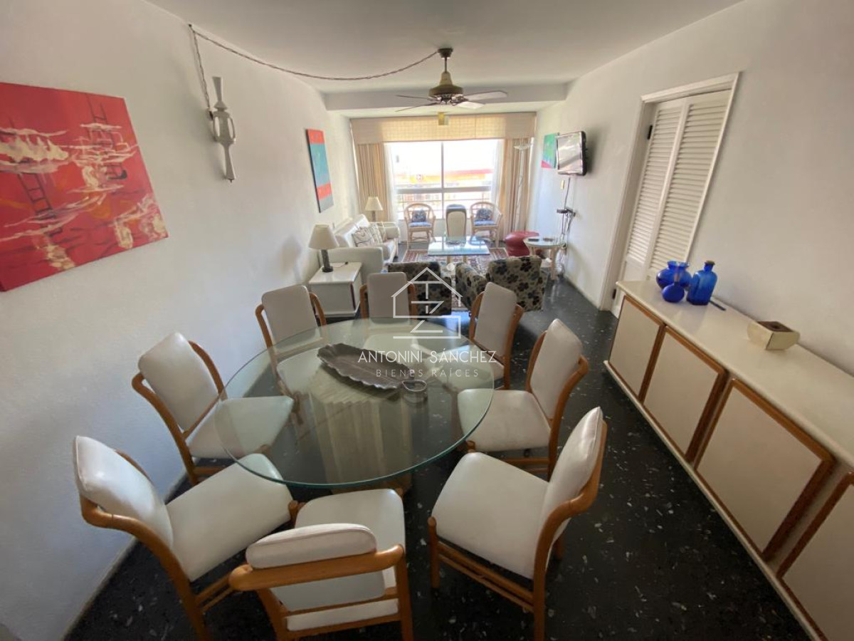 Apartamento ID.1110 - Sobre calle 20 y a pasos de todo!!