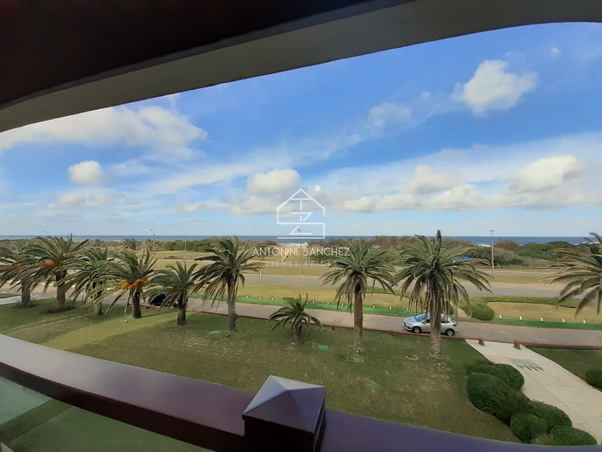 Apartamento ID.1278 - Sobre rambla, categoría y comodidad.