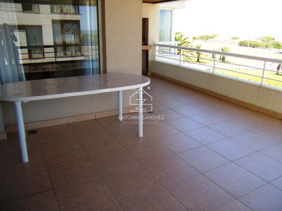 Apartamento ID.1280 - Brava, 3 dormitorios y dependencia
