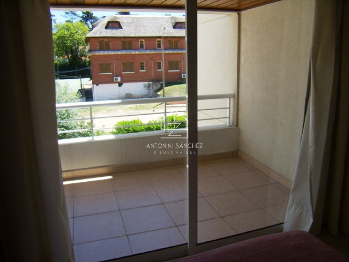 Apartamento ID.1280 - Brava, 3 dormitorios y dependencia