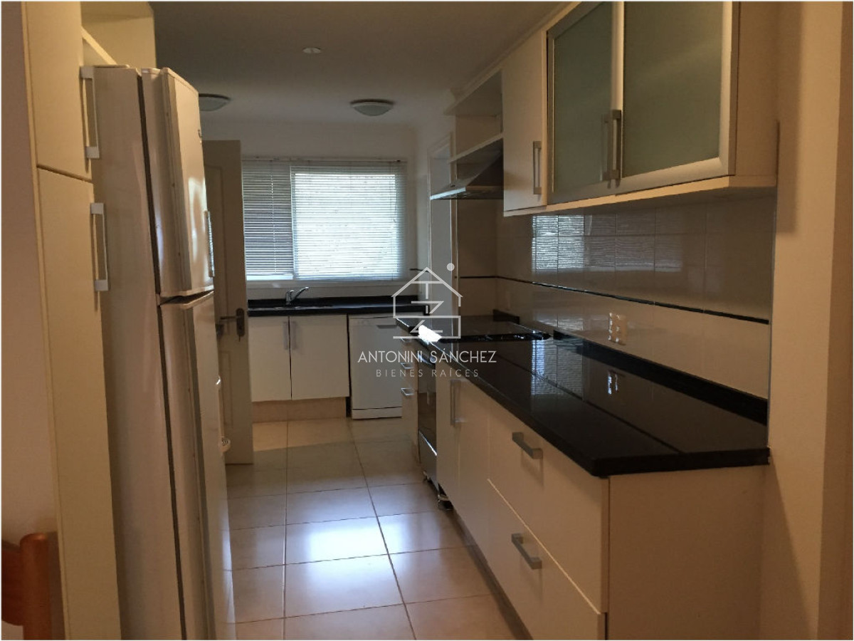 Apartamento ID.1280 - Brava, 3 dormitorios y dependencia