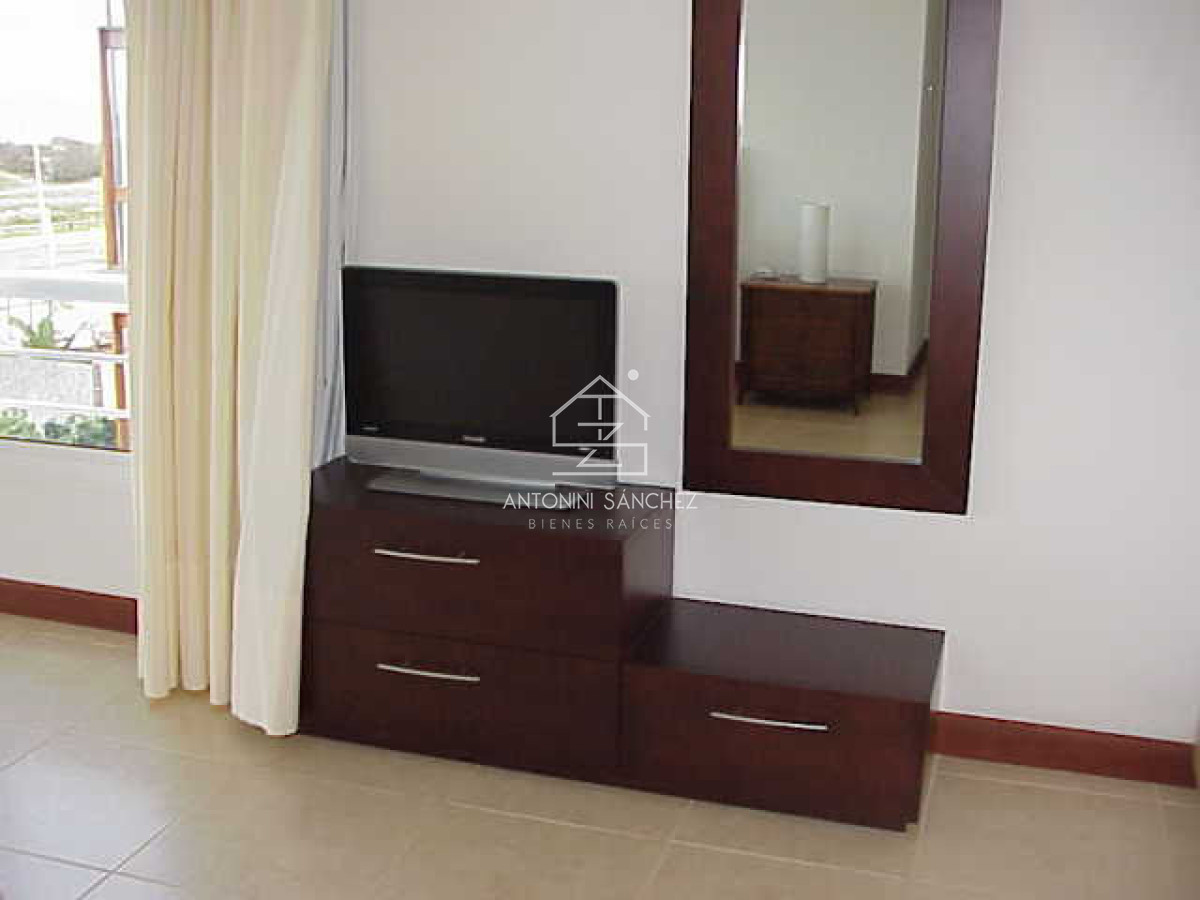 Apartamento ID.1280 - Brava, 3 dormitorios y dependencia