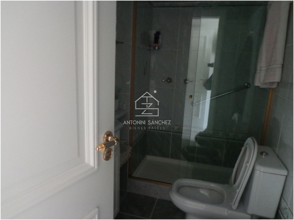 Apartamento ID.2857 - Apartamento en Venta de 3 dormitorios en Punta del este , Playa Mansa , Vista al mar , Edificio Coral